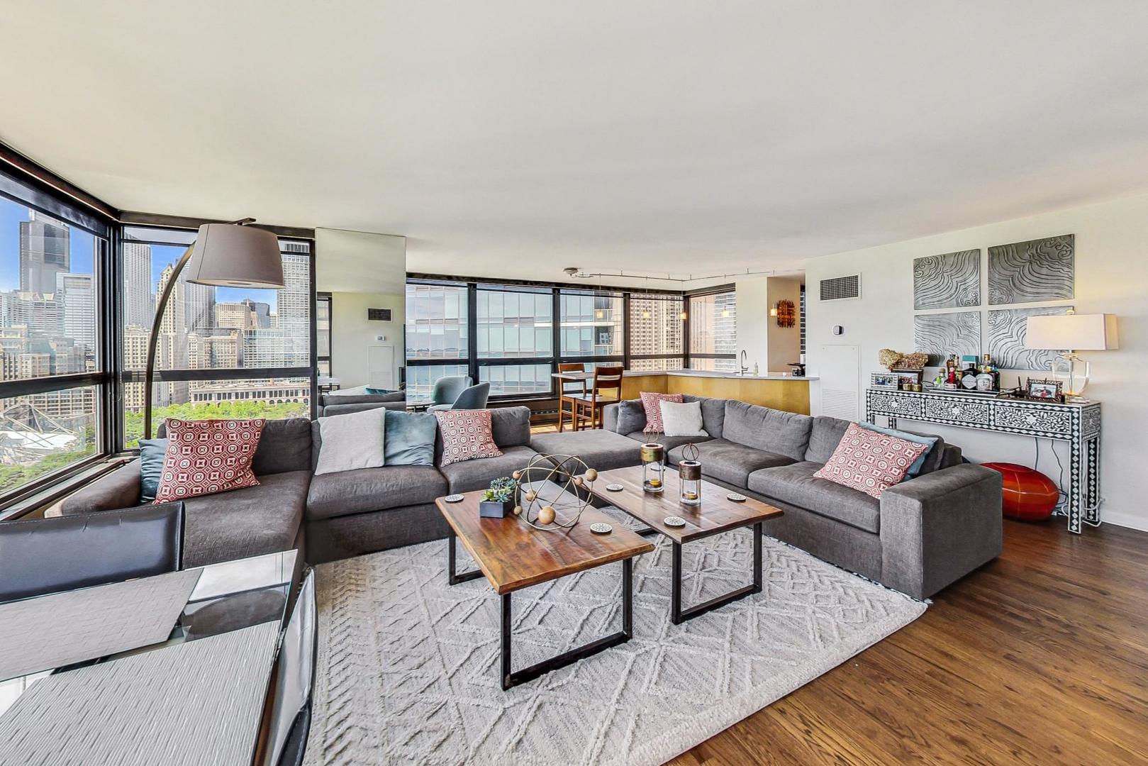 360 East Randolph Street, Unit 2304 Chicago, IL 60601 - Photo 5 of 32