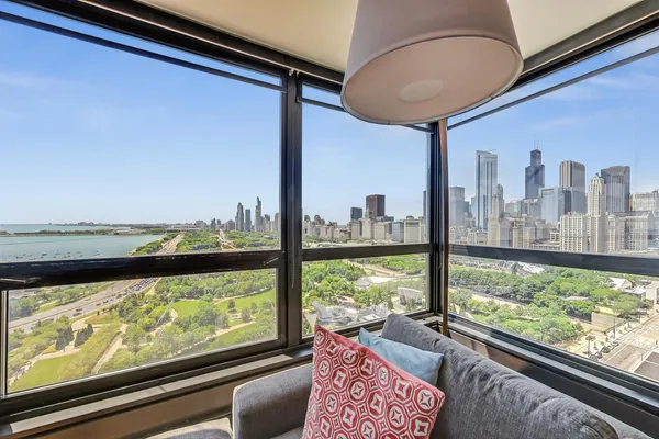 a view of a large window with an outdoor view