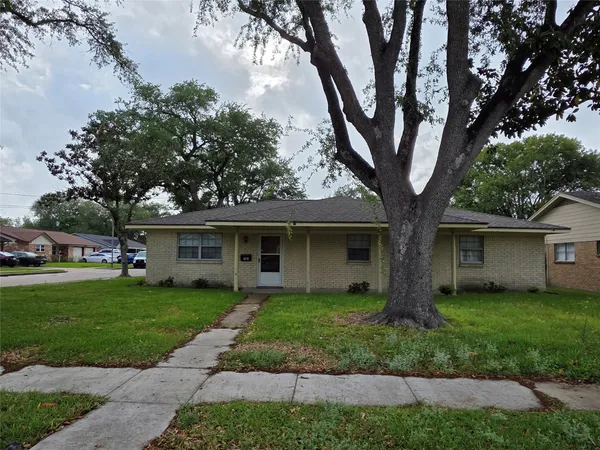 $1,900 | 4218 Ember Lane, Deer Park, TX 77536