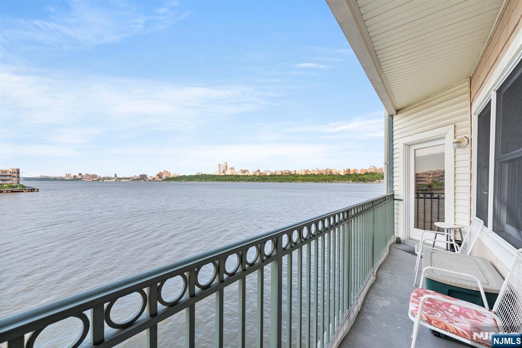 108 The Promenade, Unit 108 Edgewater, NJ 07020 - Photo 28 of 49