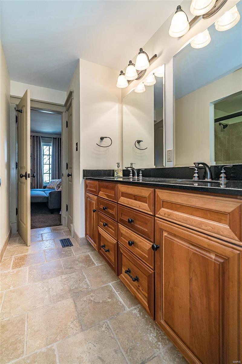 42 Chesterfield Lakes Road Chesterfield, MO 63005 - Photo 32 of 59 Gallery Image 32