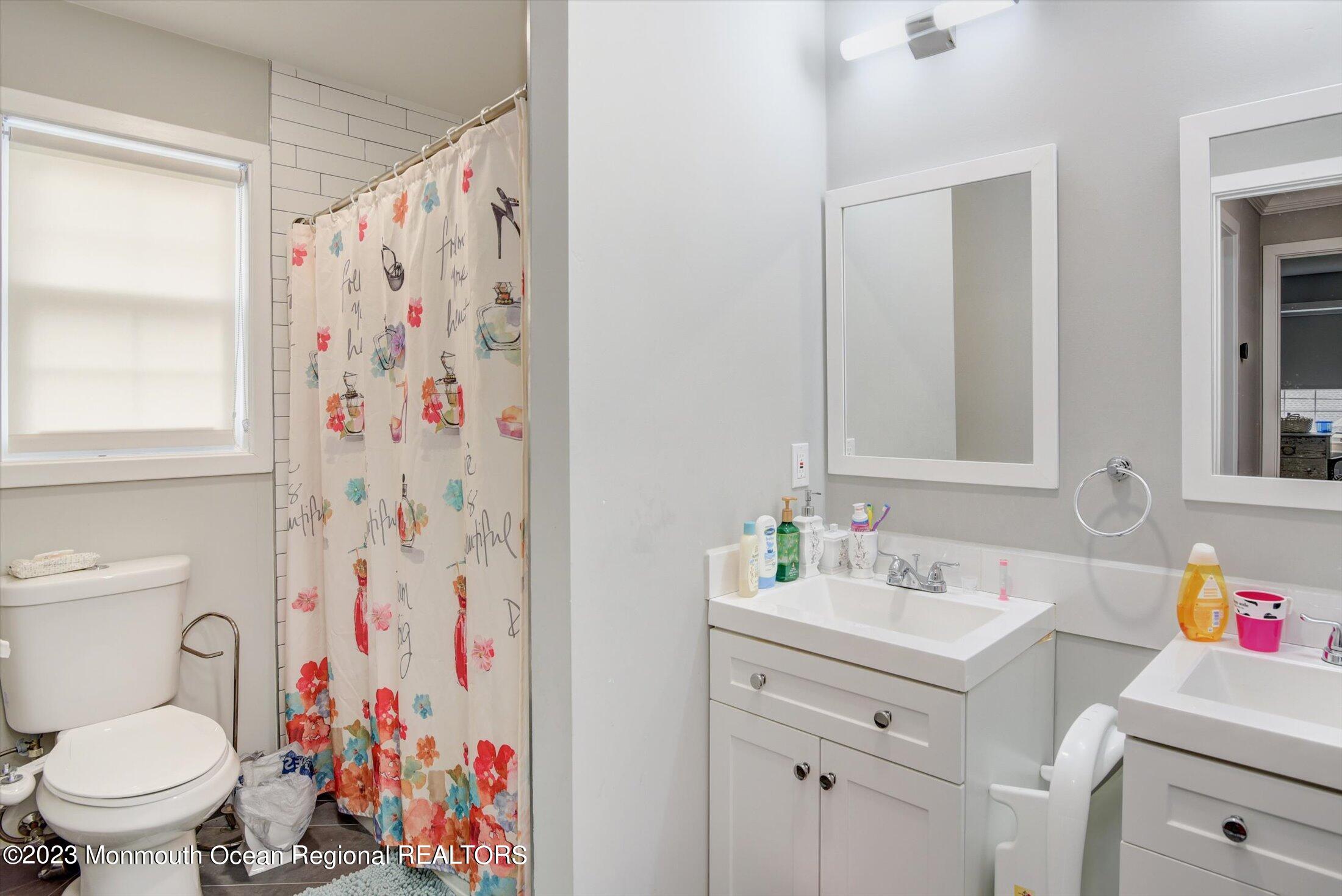 767 Hemlock Road Union, NJ 07083 - Photo 24 of 28 24-Bathroom