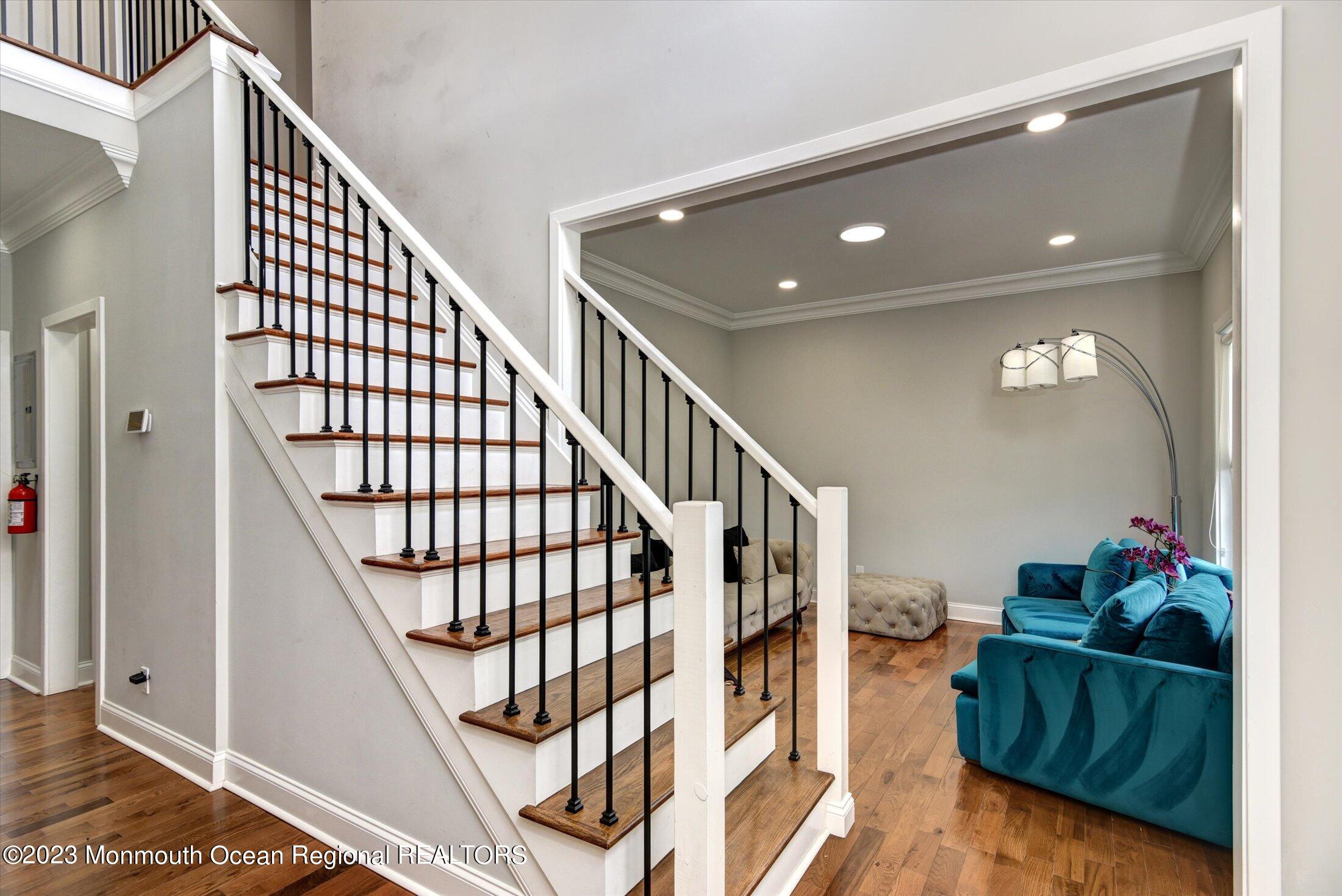 767 Hemlock Road Union, NJ 07083 - Photo 4 of 28 03-Foyer