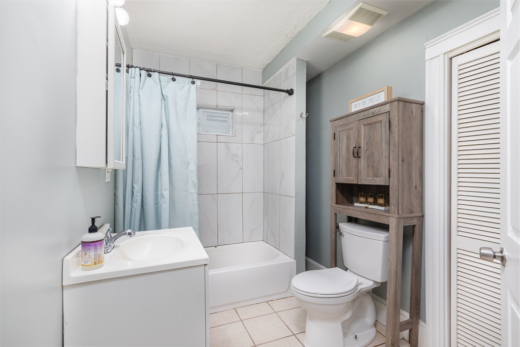 34 Grove Street Lynn, MA 01905 - Photo 6 of 26