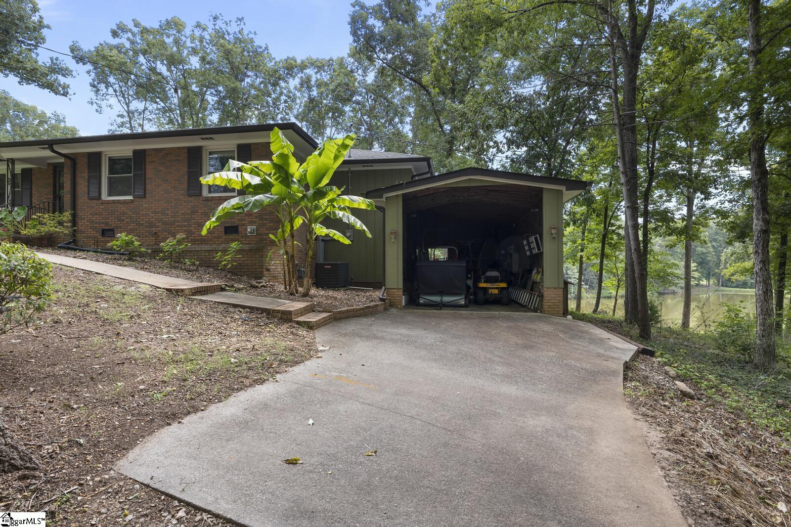 203 Motor Boat Club Road Greenville, SC 29611 - Photo 4 of 36