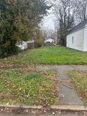 $10,000 | 652 East Maryland Street, Evansville, IN 47711