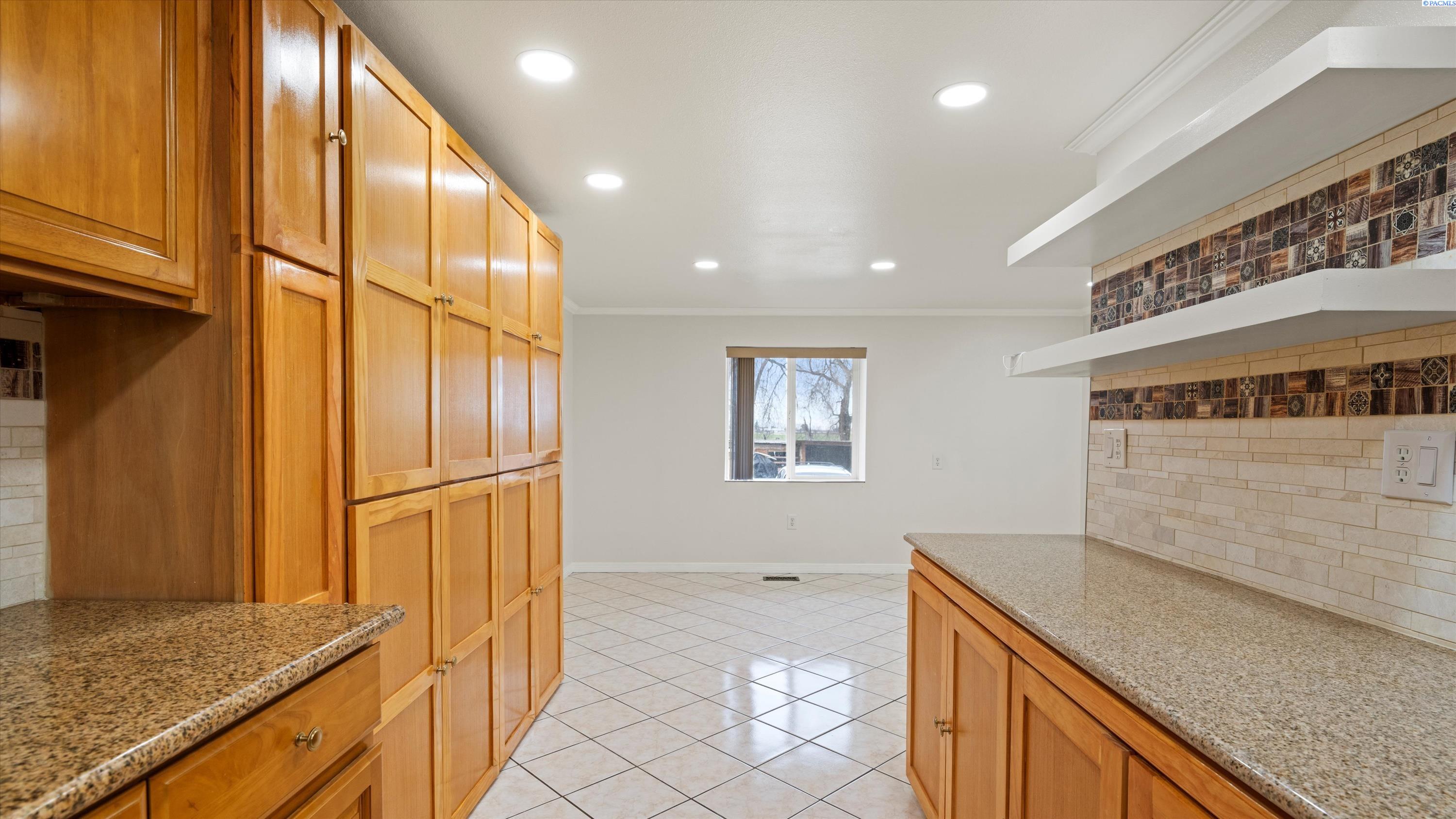 9121 Taylor Flats Road Pasco, WA 99301 - Photo 6 of 49 Gallery Image 6