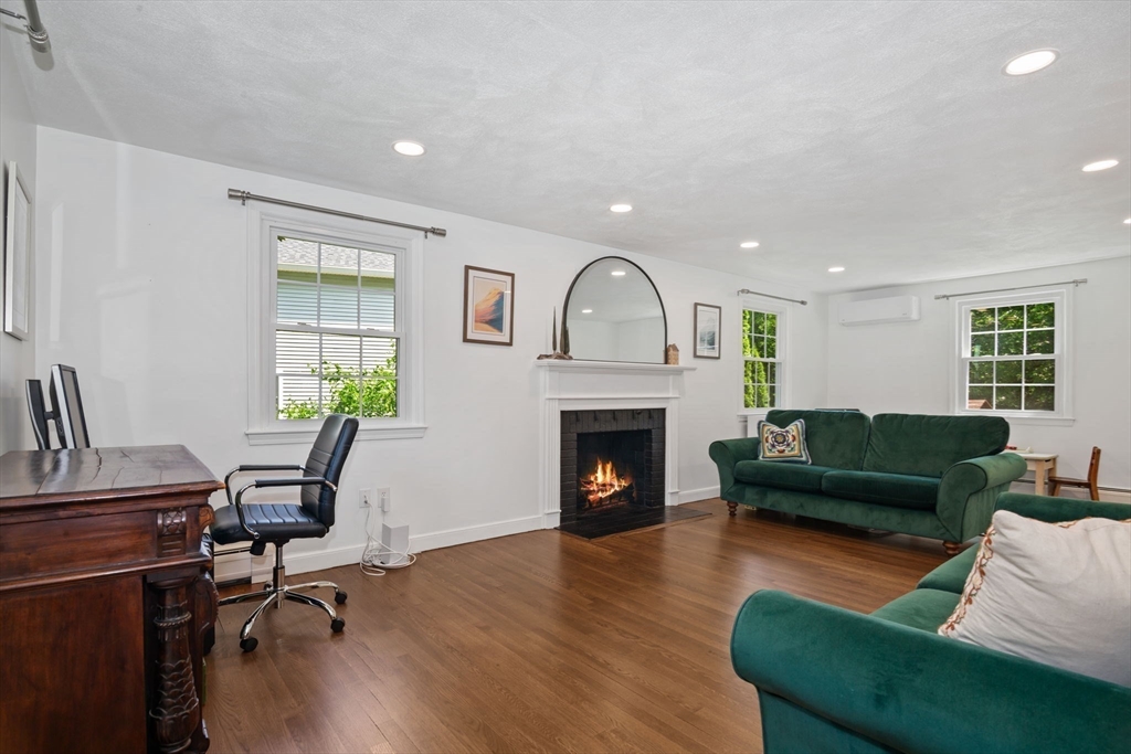 1 Hamilton Road Bedford, MA 01730 - Photo 11 of 25 Gallery Image 11