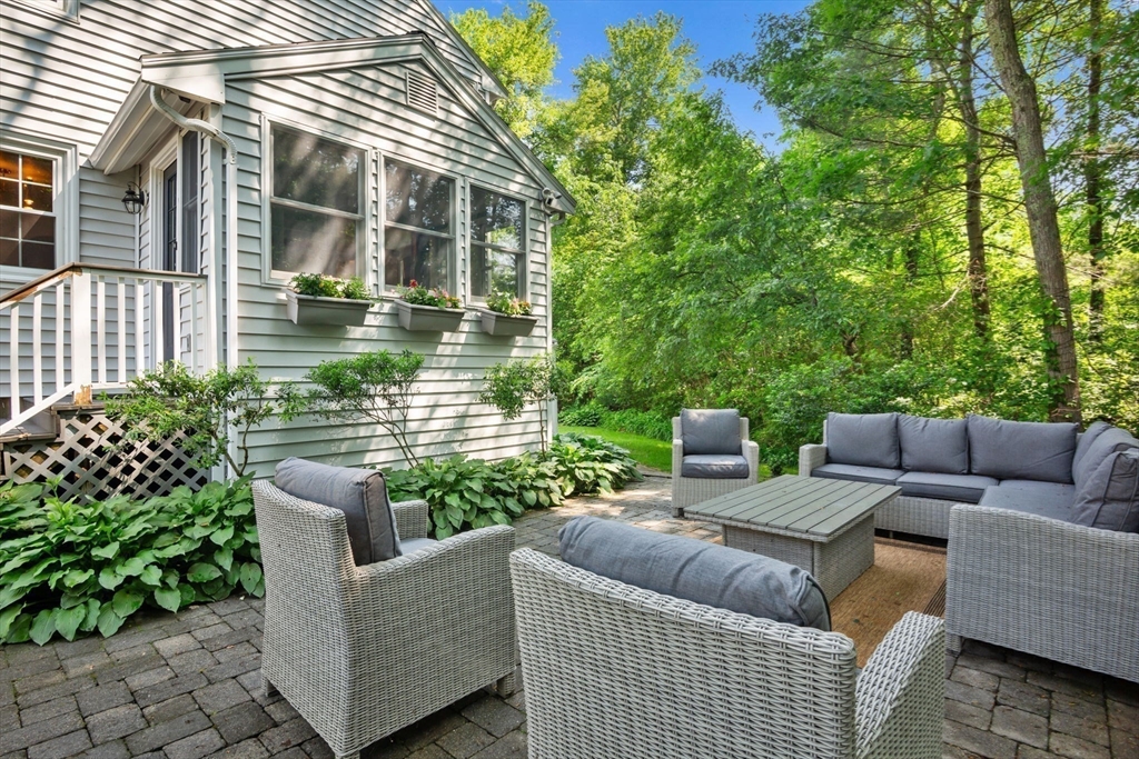 1 Hamilton Road Bedford, MA 01730 - Photo 3 of 25 Gallery Image 3