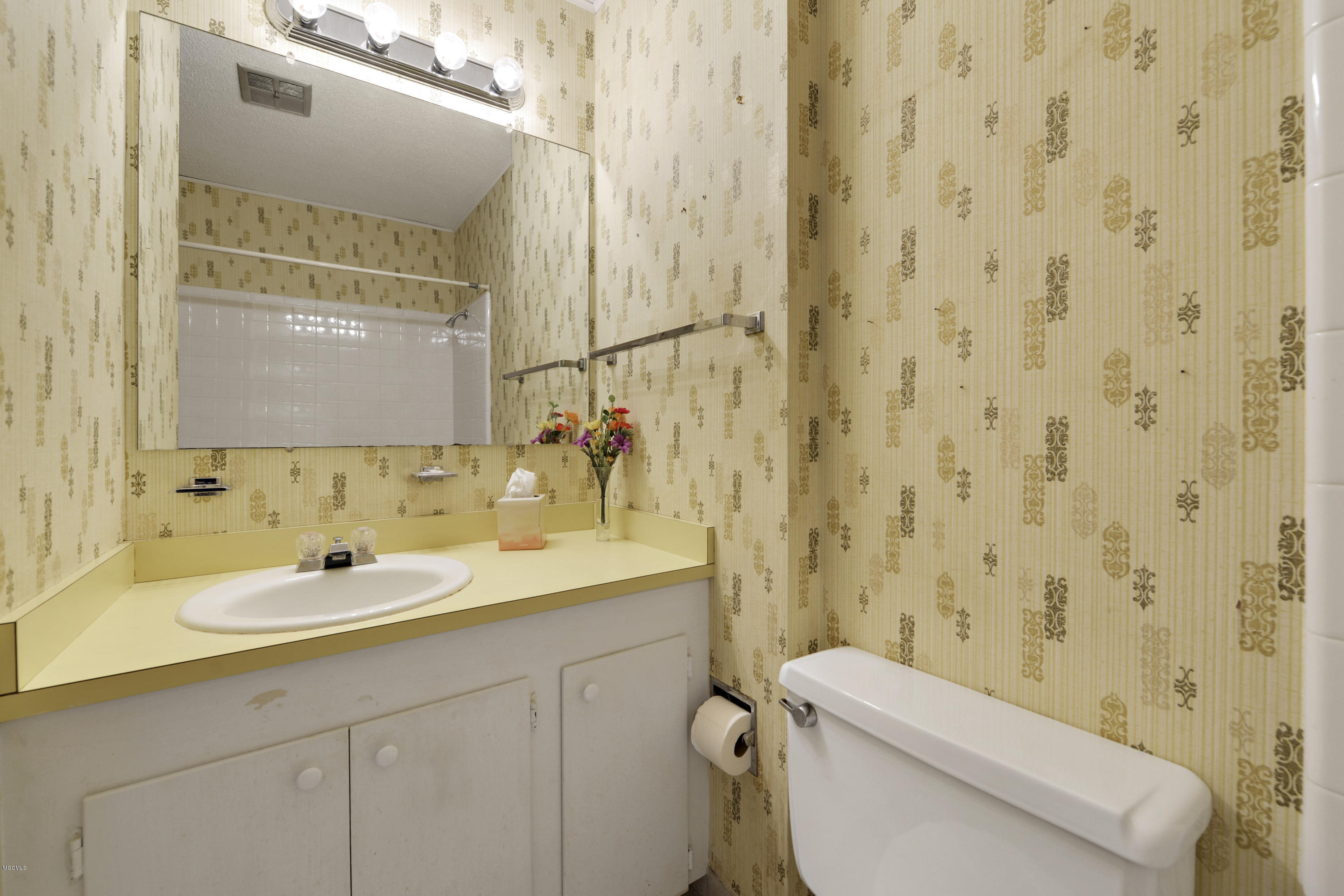 9088 Ridge Road Gulfport, MS 39503 - Photo 19 of 22 019
