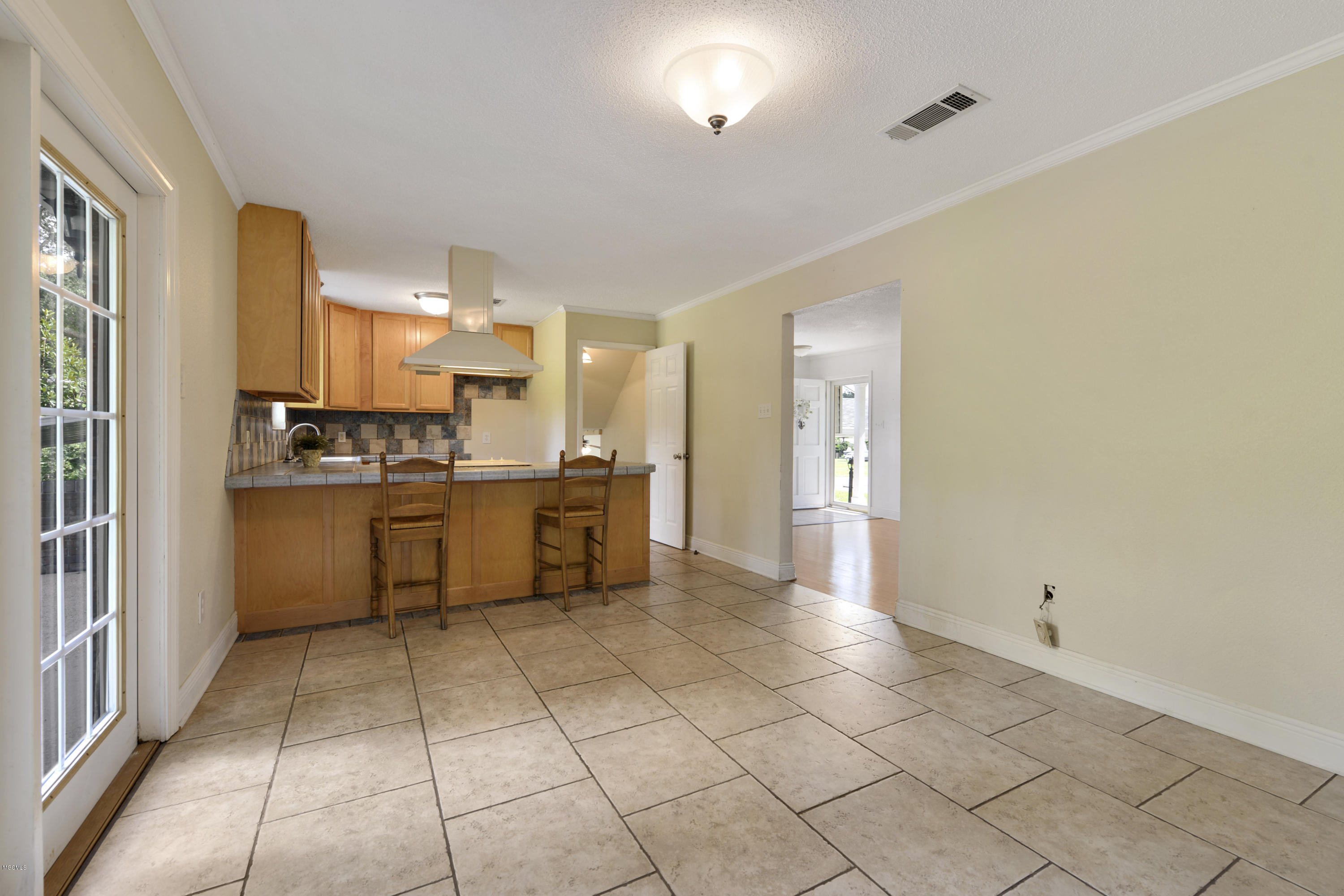 9088 Ridge Road Gulfport, MS 39503 - Photo 8 of 22 008
