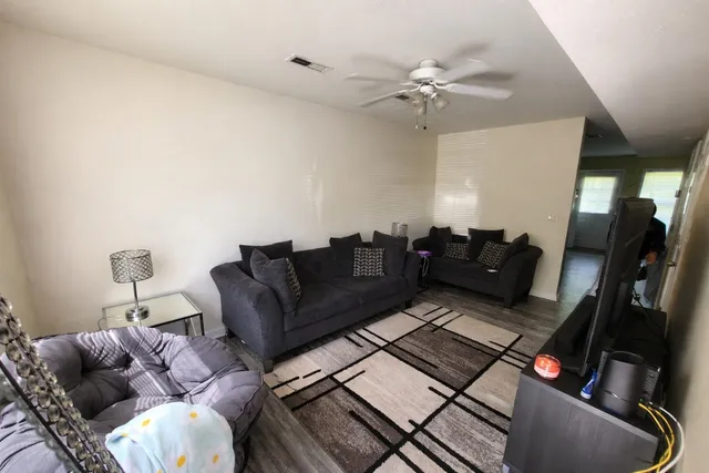 $1,100 | 914 Kingsbury Drive, Unit B, Clarksville, TN 37040