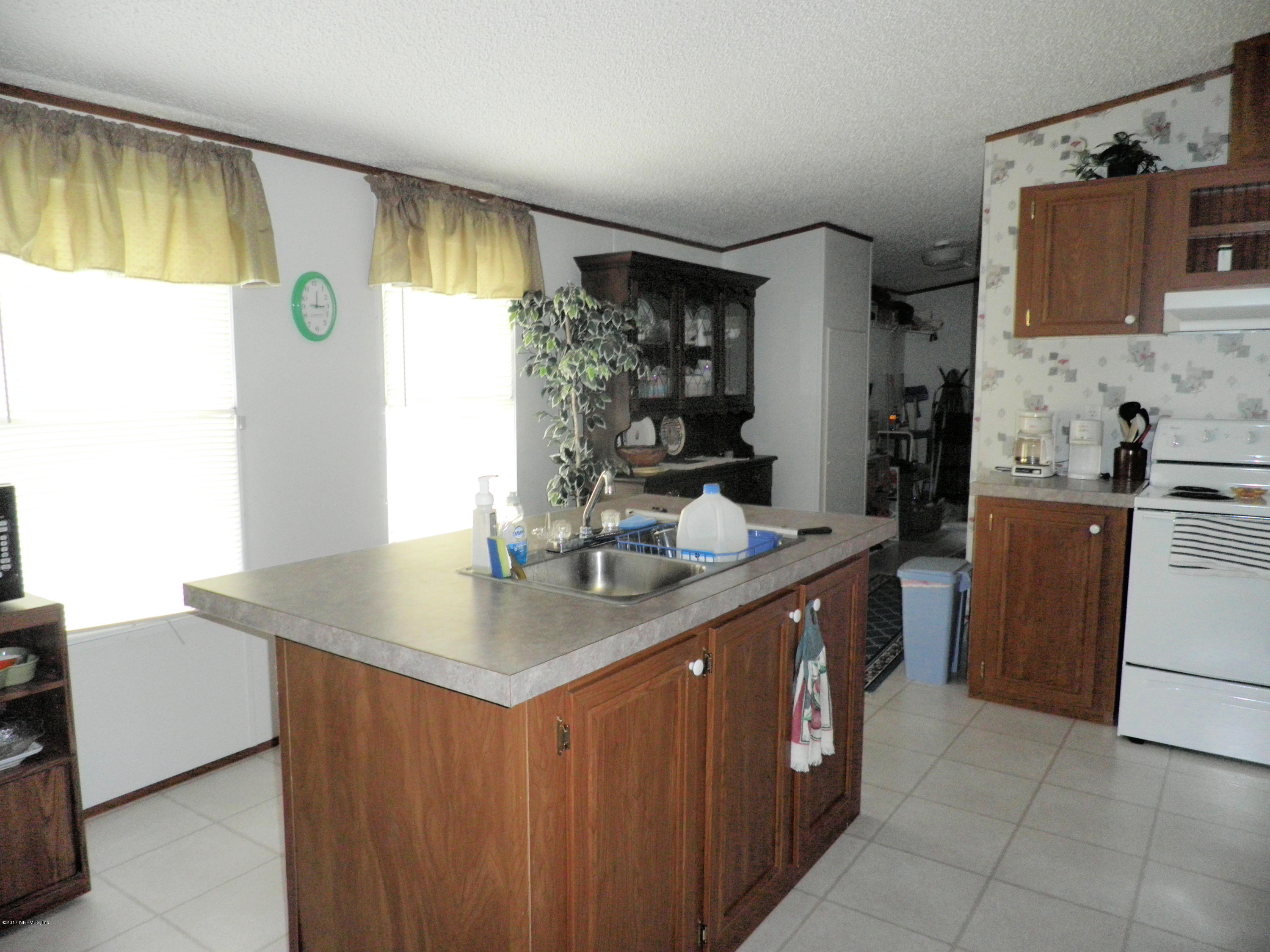 269 Beulah Church Road Welaka, FL 32112 - Photo 13 of 20 KITCHEN