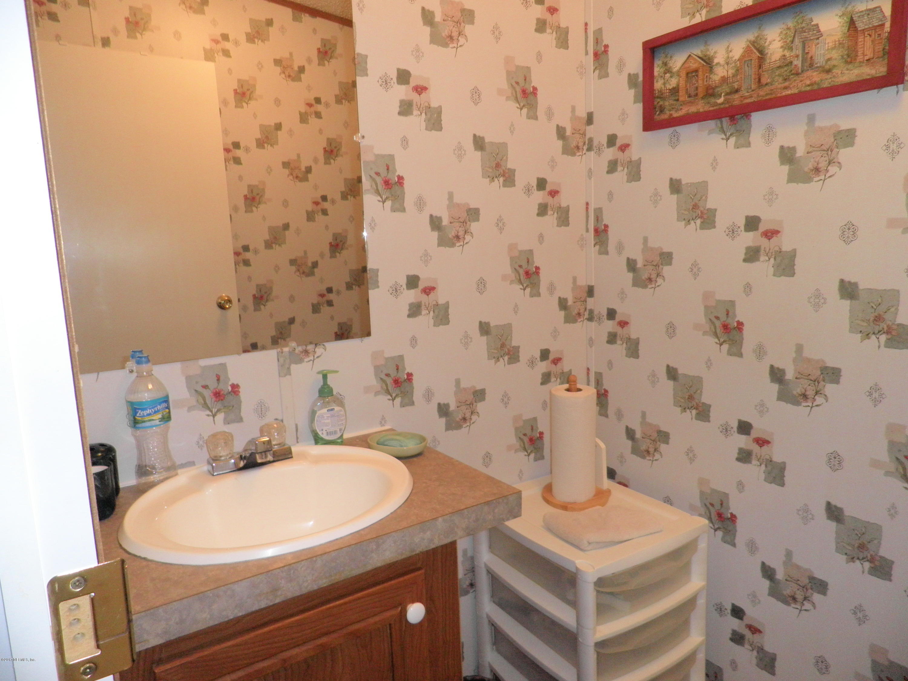 269 Beulah Church Road Welaka, FL 32112 - Photo 19 of 20 HALL BATH