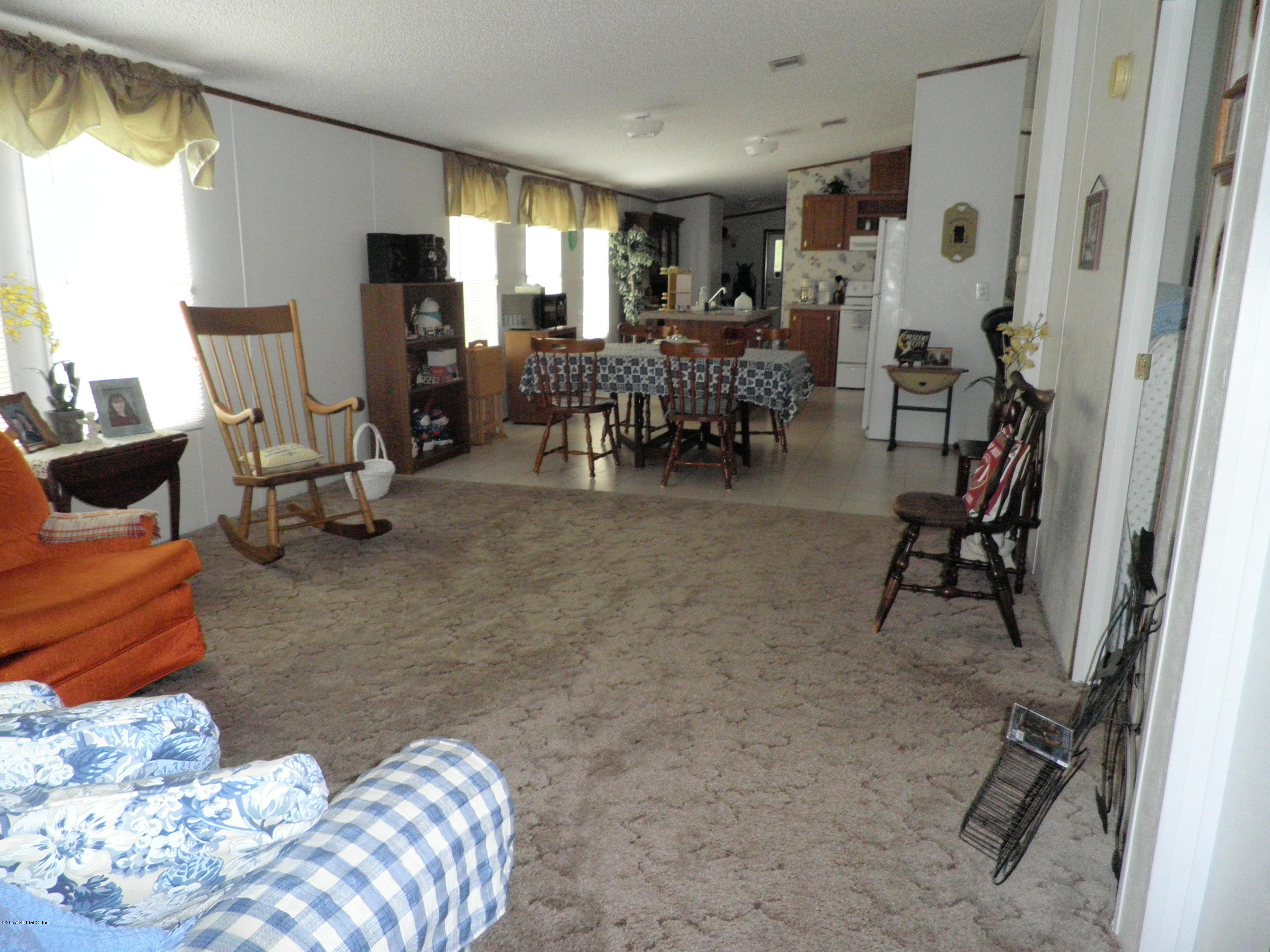 269 Beulah Church Road Welaka, FL 32112 - Photo 20 of 20 FAM RM/ DINING /KITCHEN