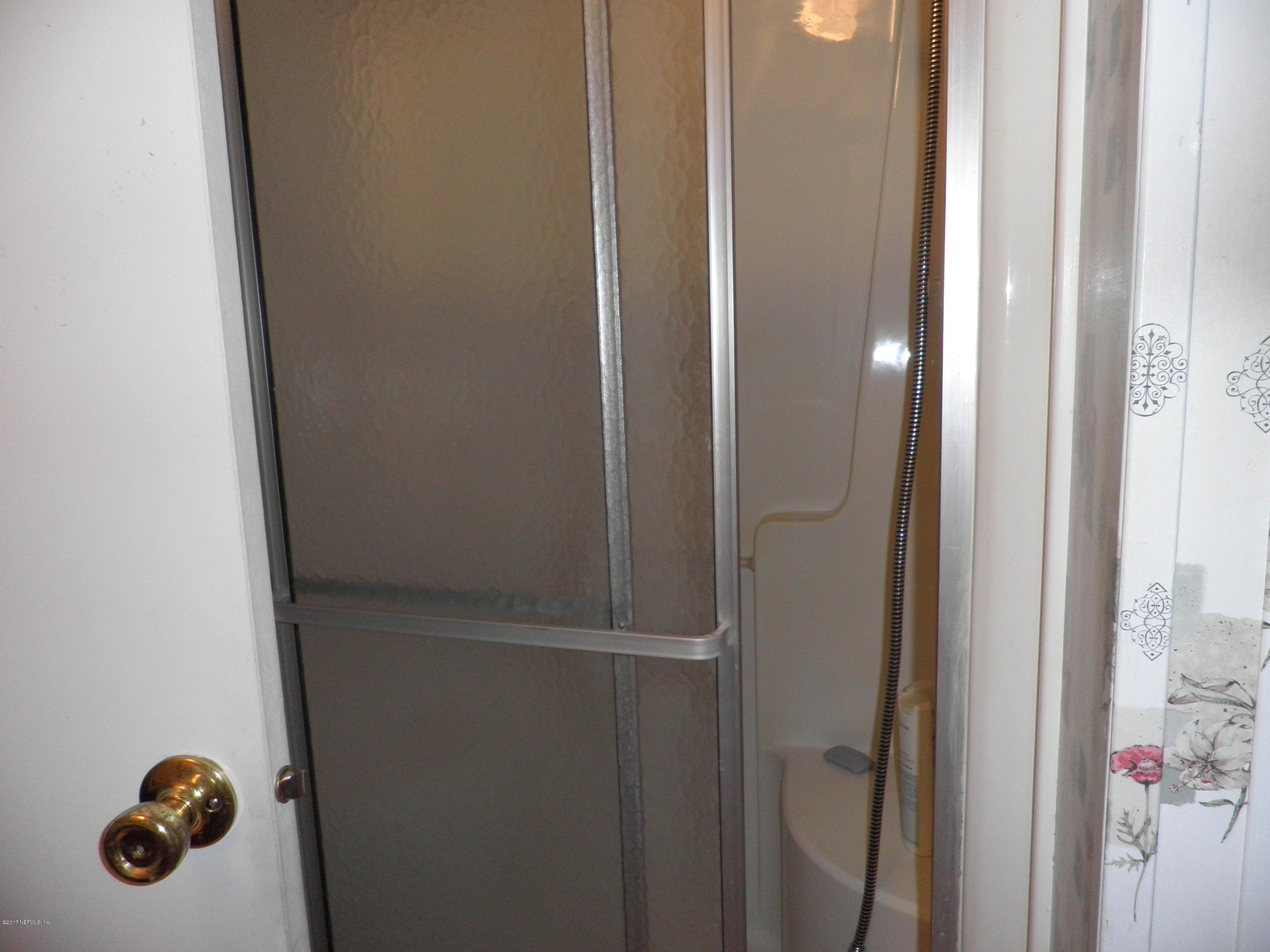 269 Beulah Church Road Welaka, FL 32112 - Photo 6 of 20 MASTER SHOWER