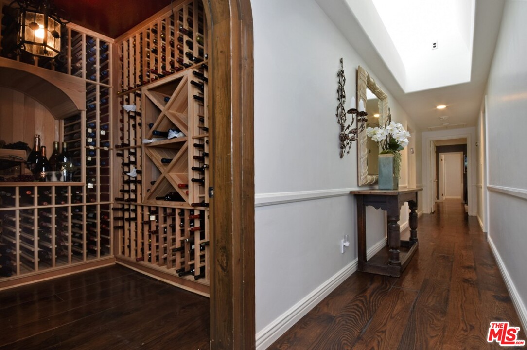 15915 Woodvale Road Encino, CA 91436 - Photo 16 of 45