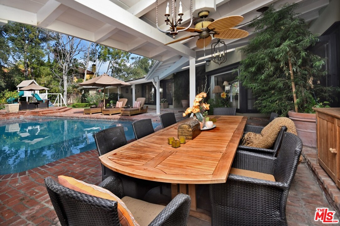 15915 Woodvale Road Encino, CA 91436 - Photo 30 of 45
