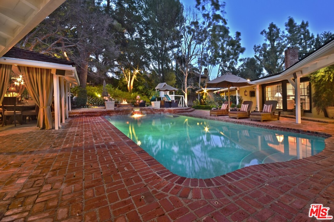 15915 Woodvale Road Encino, CA 91436 - Photo 32 of 45