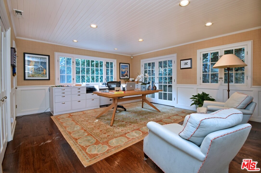 15915 Woodvale Road Encino, CA 91436 - Photo 37 of 45