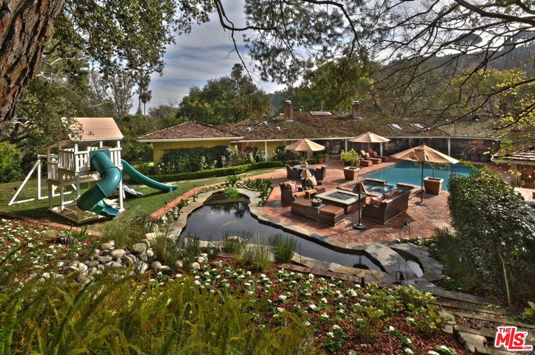 15915 Woodvale Road Encino, CA 91436 - Photo 44 of 45