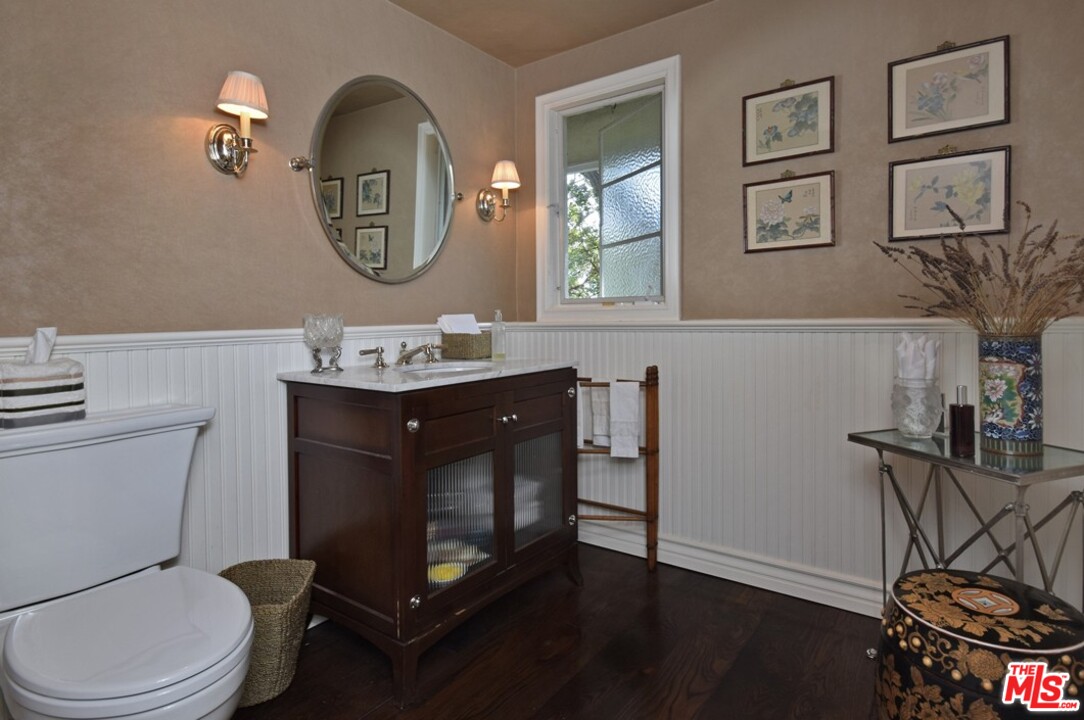 15915 Woodvale Road Encino, CA 91436 - Photo 9 of 45