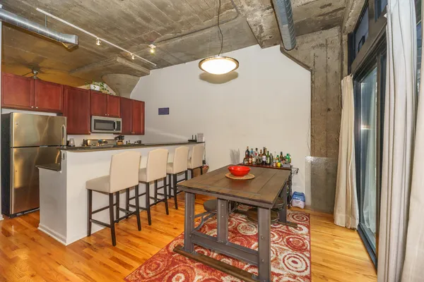 $2,700 | 1000 West 15th Street, Unit 115, Chicago, IL 60608