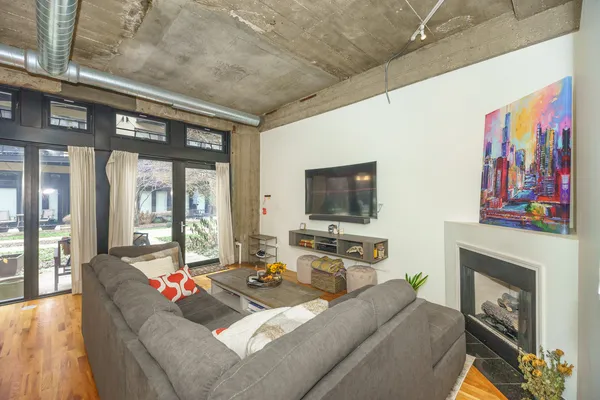 $2,700 | 1000 West 15th Street, Unit 115, Chicago, IL 60608