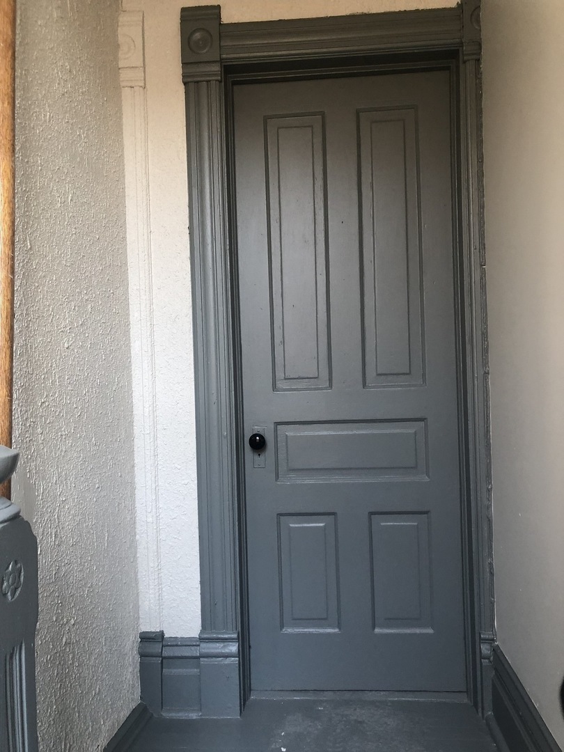 827 West 33rd Place, Unit 2F Chicago, IL 60608 - Photo 20 of 23 a view of door