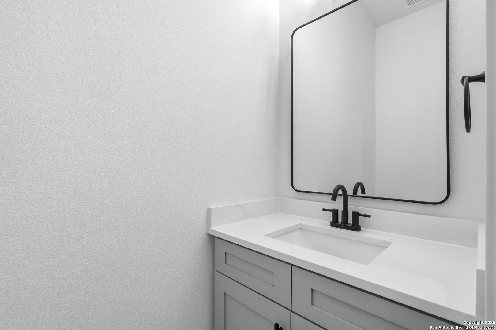 389 Rio Circle Pipe Creek, TX 78063 - Photo 15 of 36