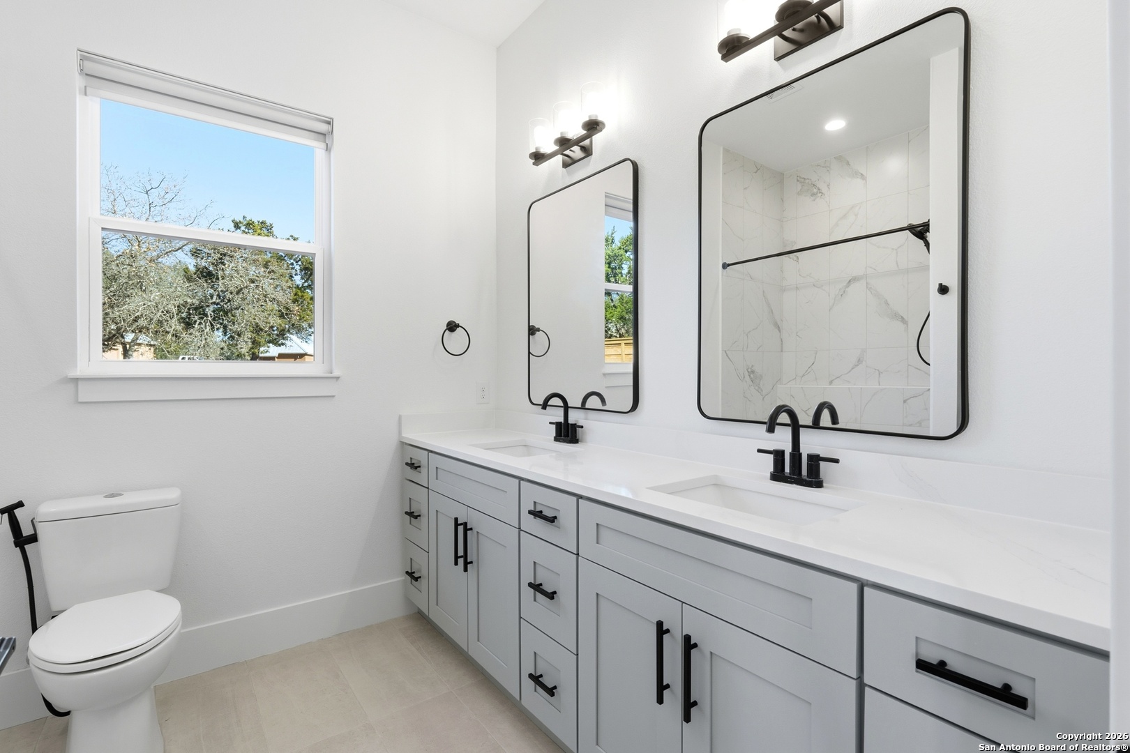 389 Rio Circle Pipe Creek, TX 78063 - Photo 17 of 36