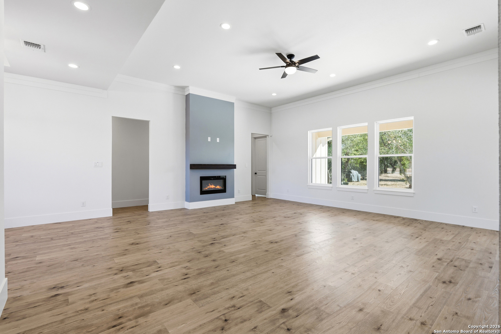 389 Rio Circle Pipe Creek, TX 78063 - Photo 4 of 36