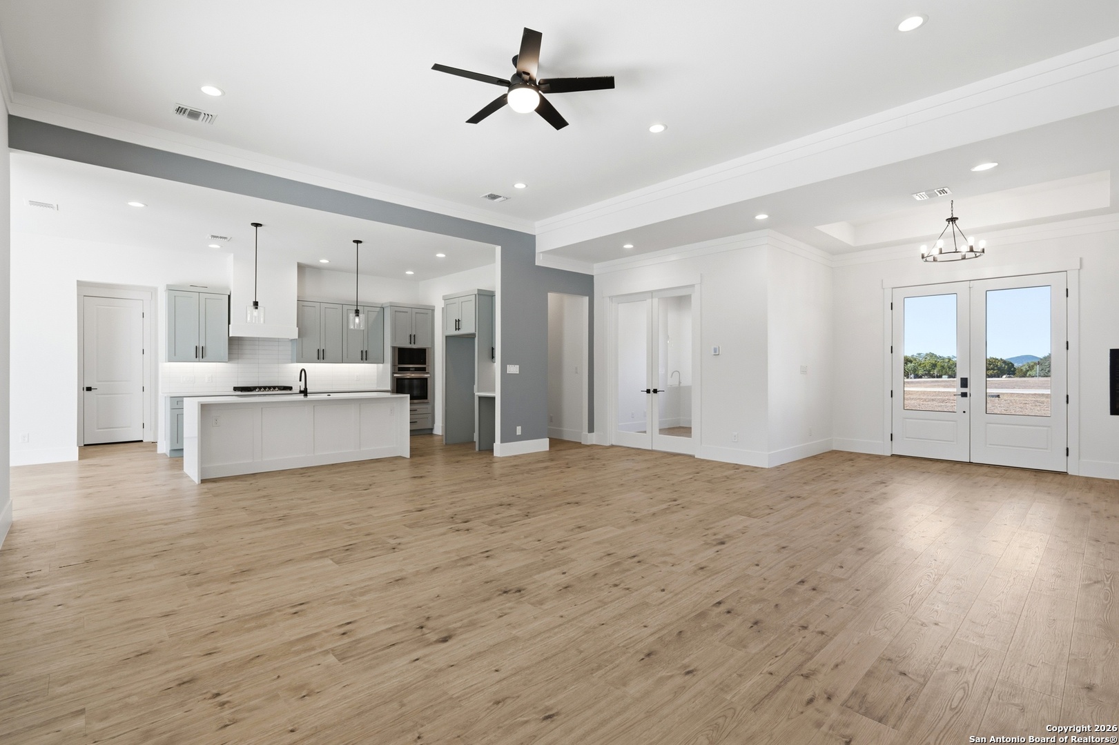 389 Rio Circle Pipe Creek, TX 78063 - Photo 6 of 36