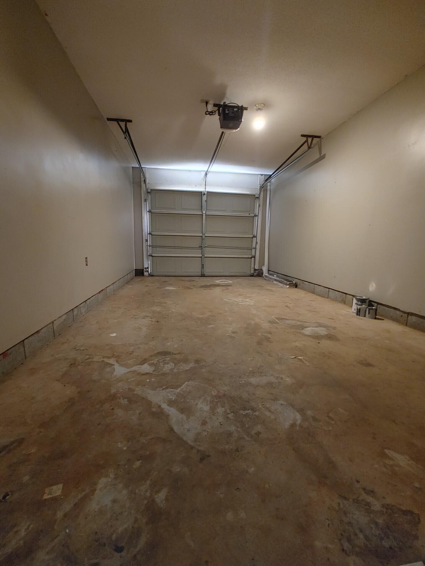 2013 Mims Road Hephzibah, GA 30815 - Photo 25 of 31 Garage