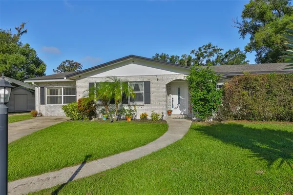 $370,000 | 6106 Lawncrest Place, Dover, FL 33527