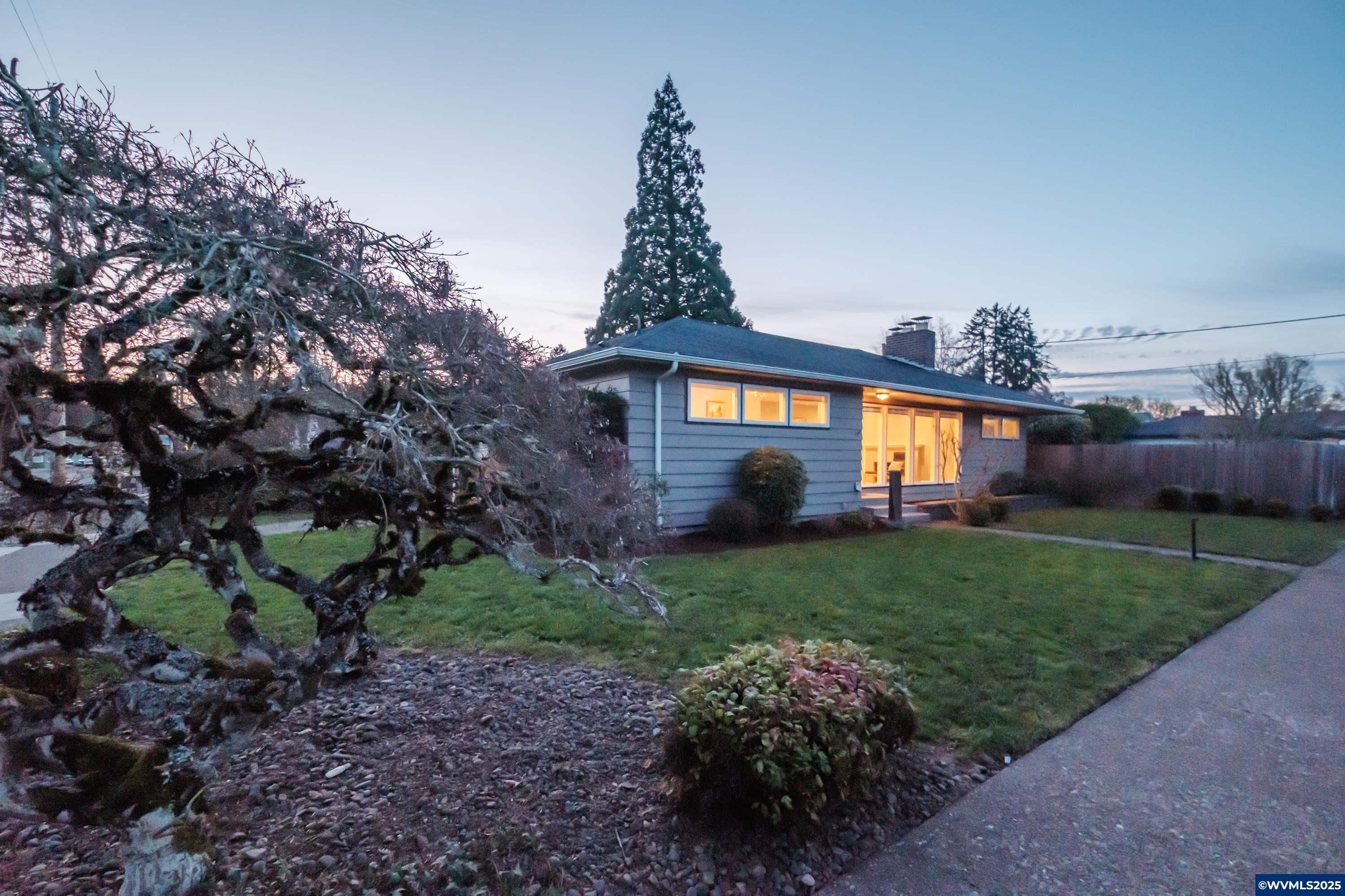 828 Lawnridge Street Southwest Albany, OR 97321 - Photo 2 of 50 Gallery Image 2