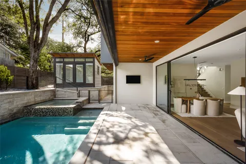 $2,100,000 | 2200 De Verne Street, Austin, TX 78704