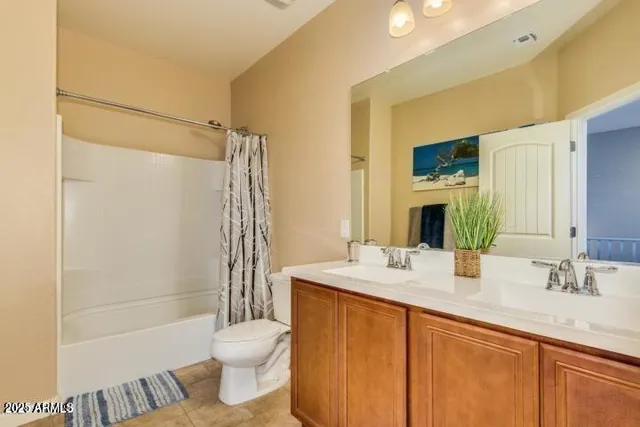 $2,100 | 1367 South Country Club Drive, Unit 1233, Mesa, AZ 85210