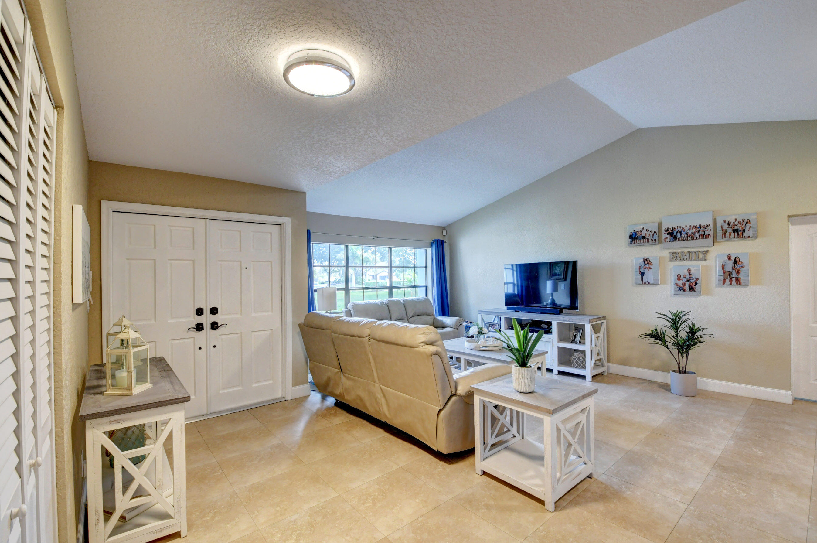 21655 Reflection Lane Boca Raton, FL 33428 - Photo 11 of 62 16_dsc_5203_4_5_6_7