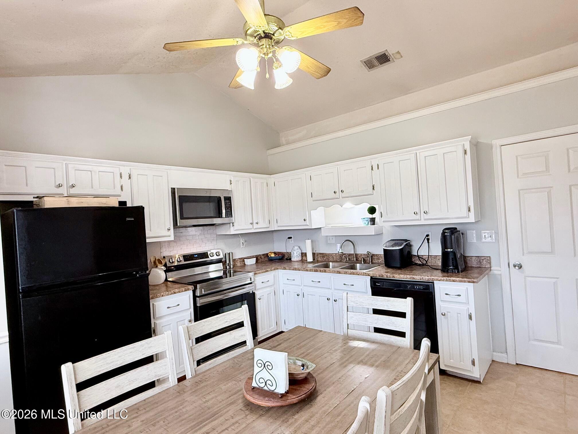 6761 Timber Point Circle Horn Lake, MS 38637 - Photo 7 of 21 Eat In