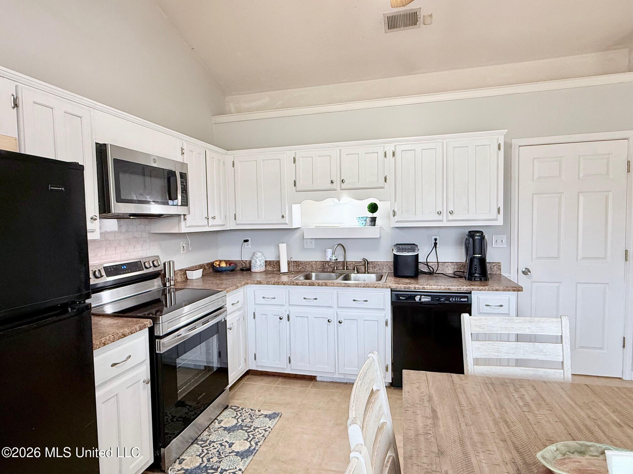 6761 Timber Point Circle Horn Lake, MS 38637 - Photo 8 of 21 Kitchen