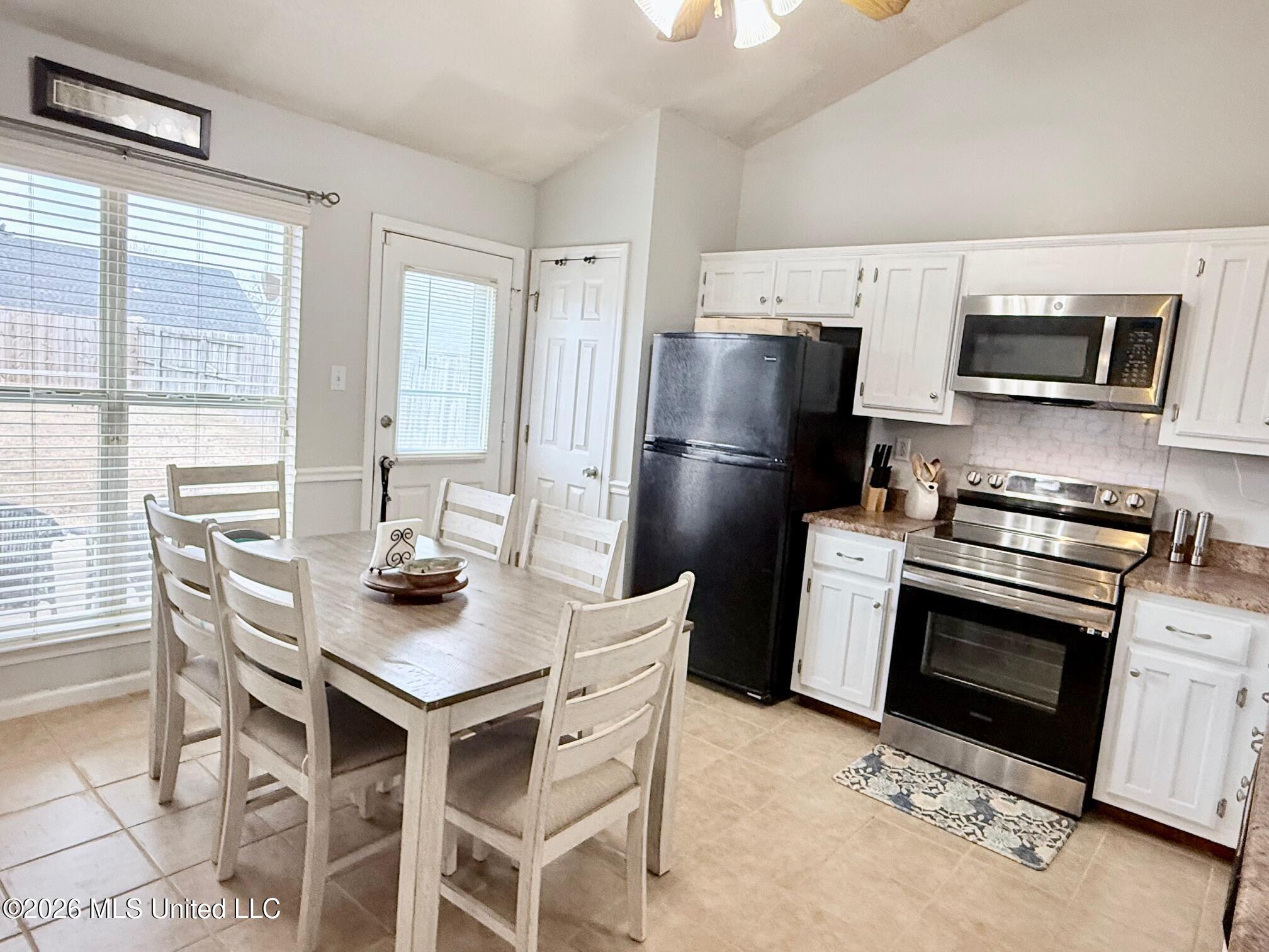 6761 Timber Point Circle Horn Lake, MS 38637 - Photo 9 of 21 Kitchen