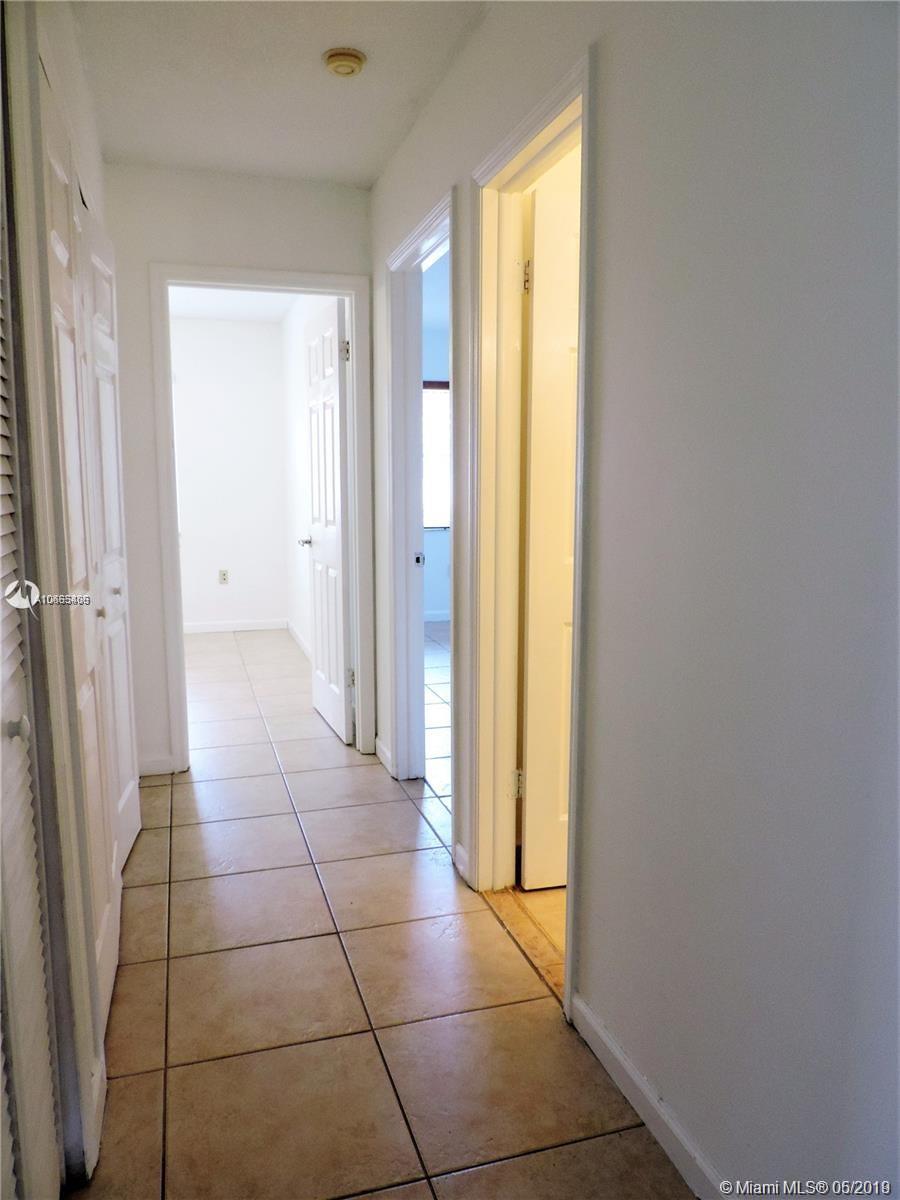 5091 Southwest 154th Place Miami, FL 33185 - Photo 11 of 27