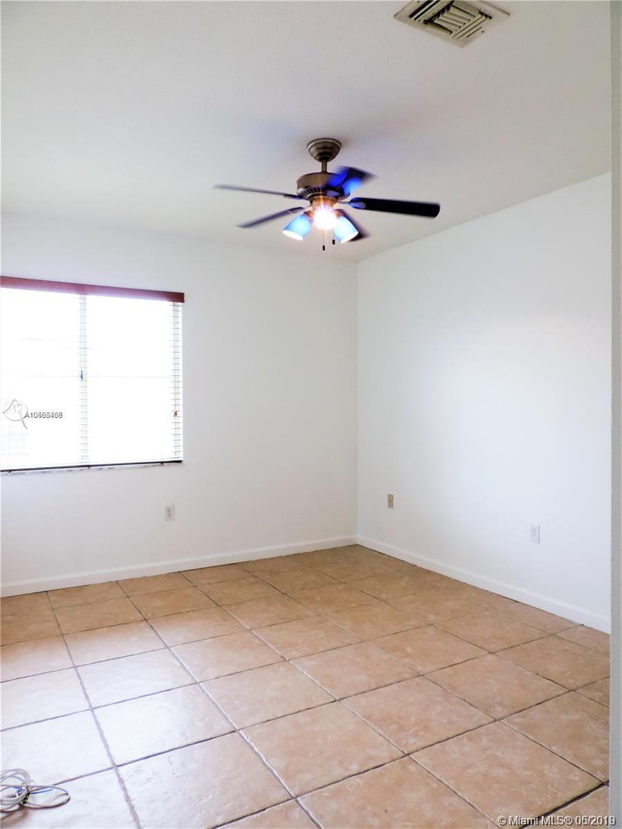 5091 Southwest 154th Place Miami, FL 33185 - Photo 12 of 27