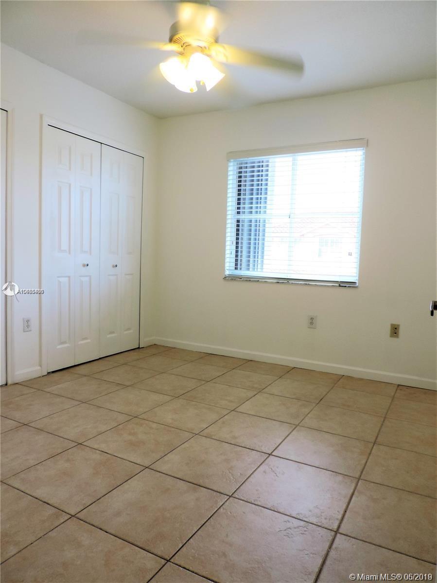 5091 Southwest 154th Place Miami, FL 33185 - Photo 13 of 27