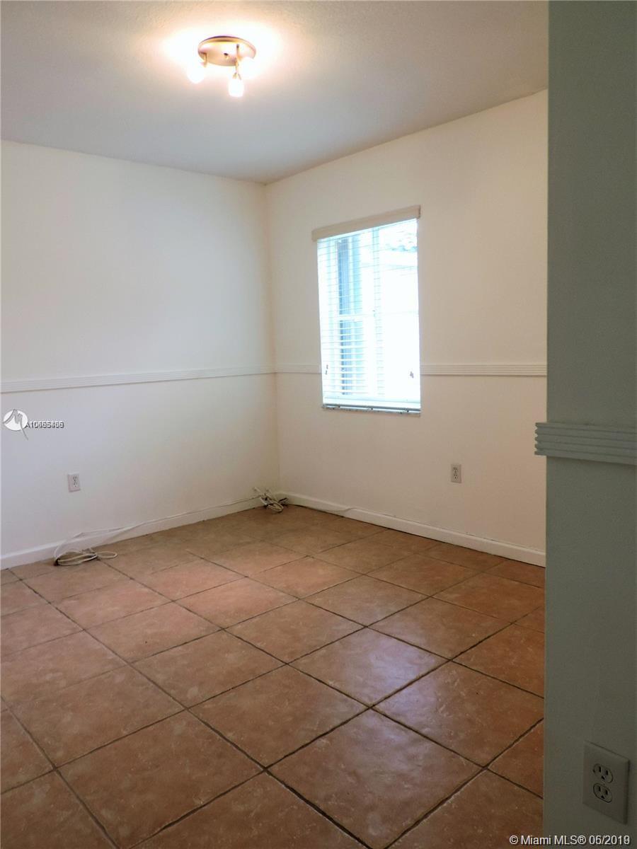 5091 Southwest 154th Place Miami, FL 33185 - Photo 14 of 27
