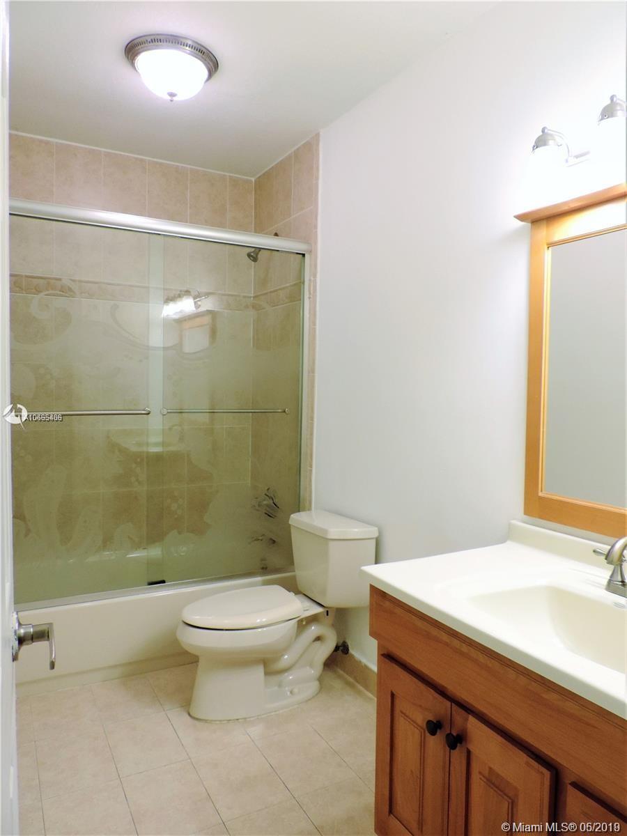 5091 Southwest 154th Place Miami, FL 33185 - Photo 15 of 27