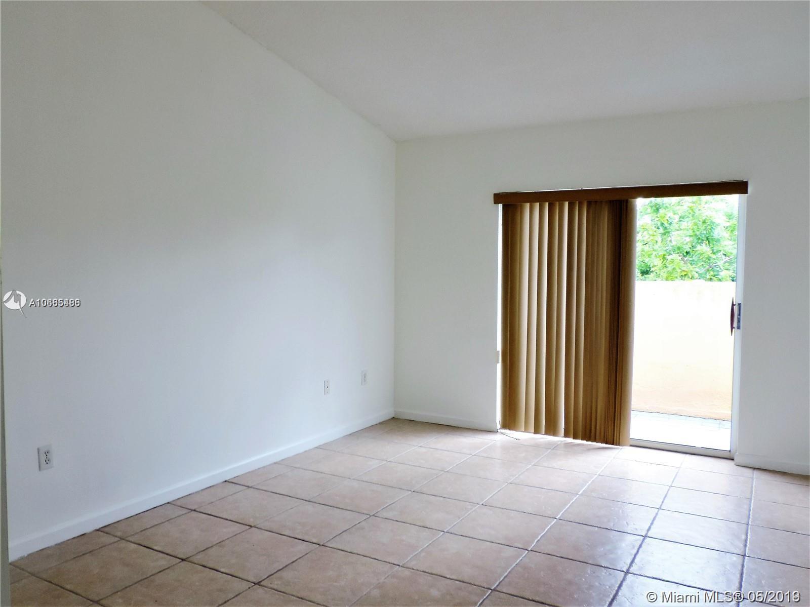 5091 Southwest 154th Place Miami, FL 33185 - Photo 16 of 27