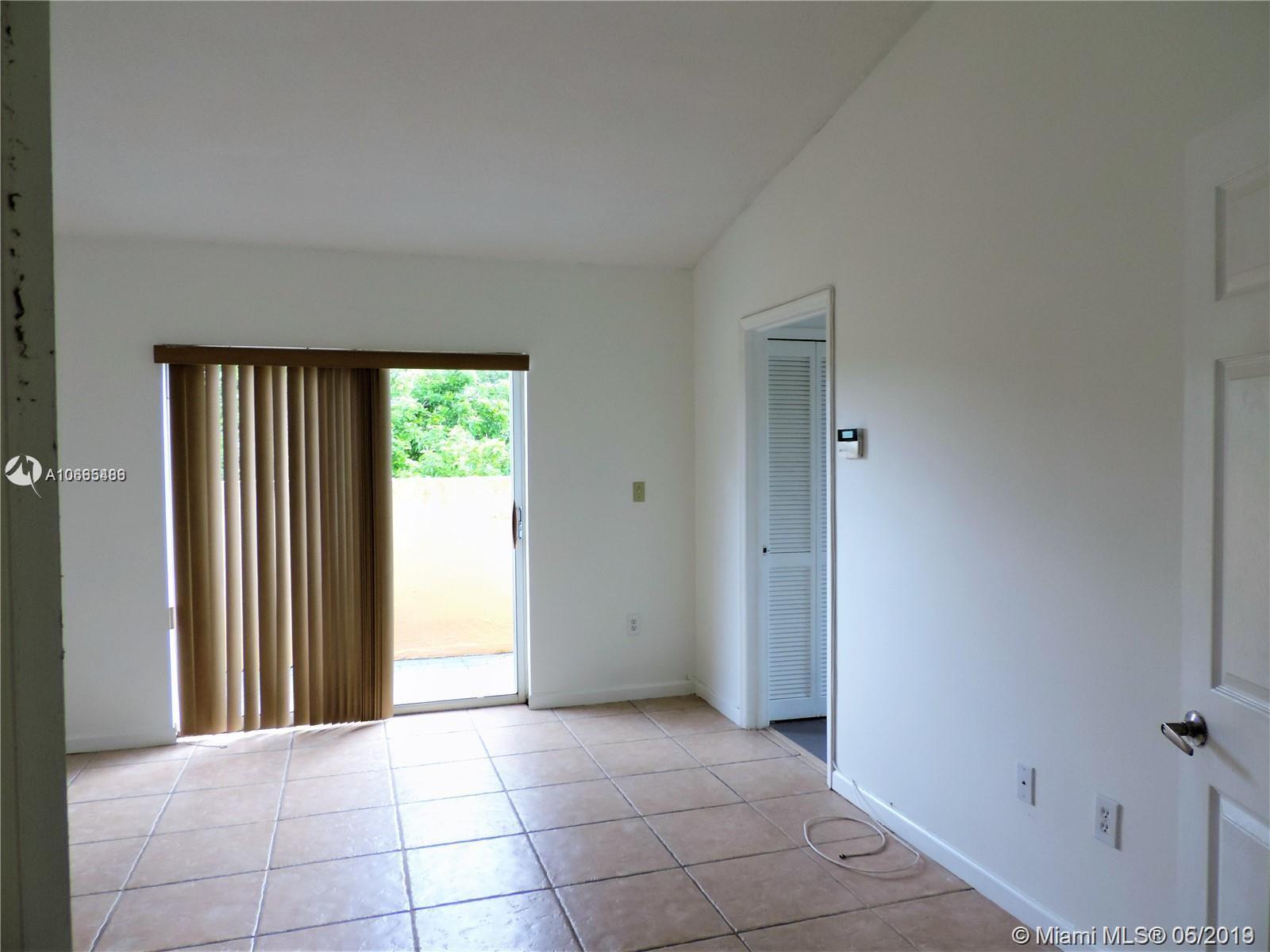 5091 Southwest 154th Place Miami, FL 33185 - Photo 17 of 27