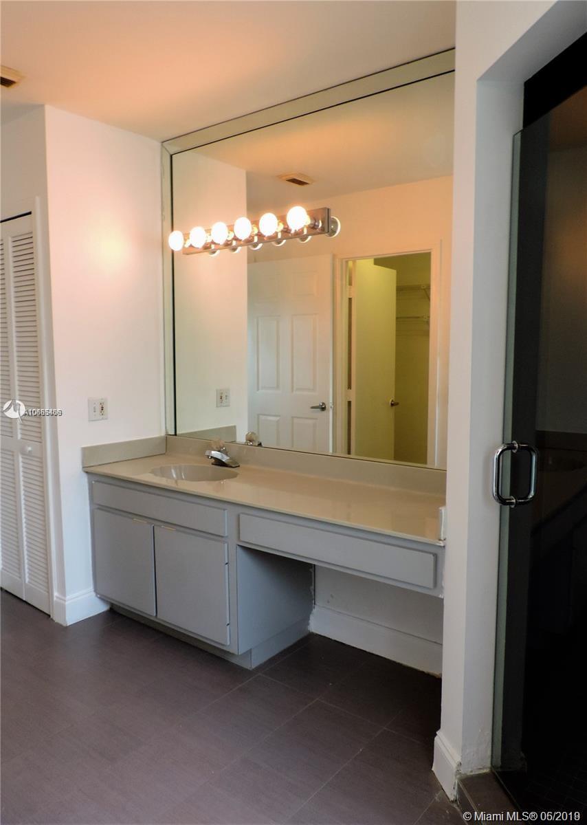 5091 Southwest 154th Place Miami, FL 33185 - Photo 18 of 27
